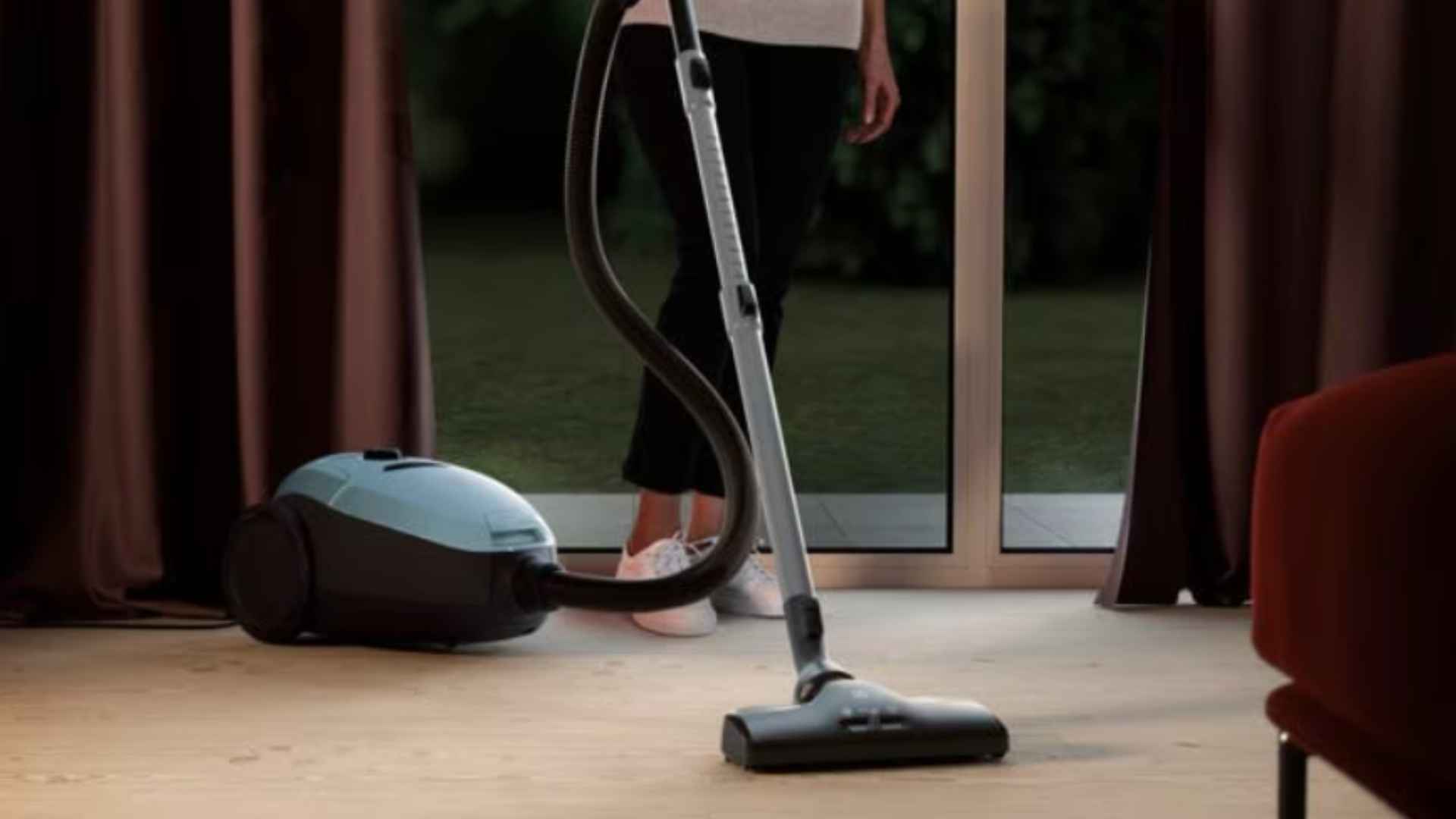 How to use a vacuum cleaner efficiently: 7 easy steps